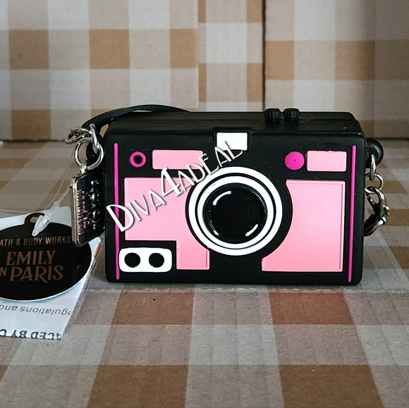 Bath & Body Works Netflix EMILY IN PARIS Camera Pocketbac Holder - Picture 2 of 3